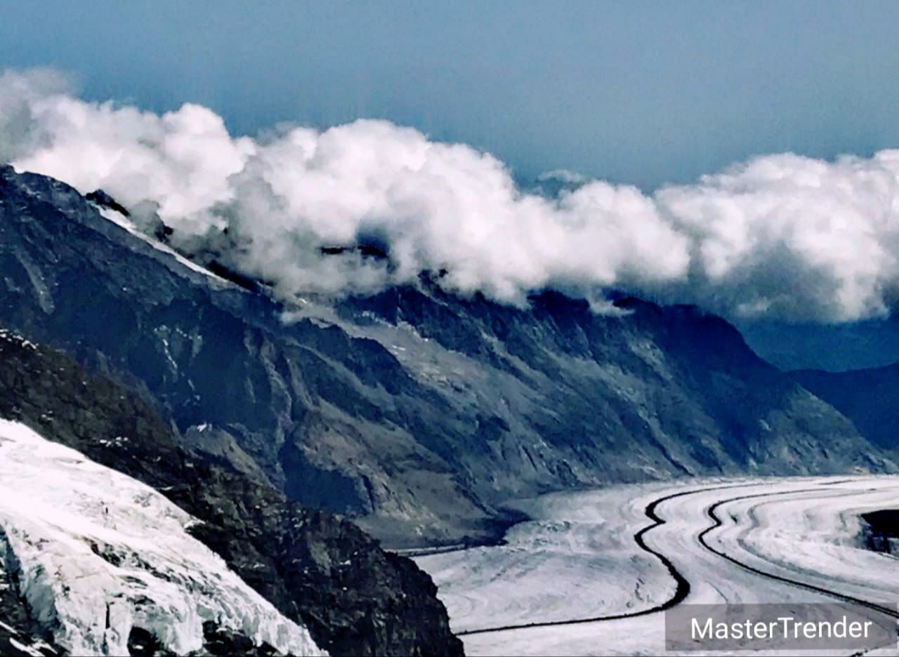 Snow-clad peaks