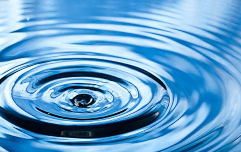 Музыка про воду. Круги на воде. Концентрические круги на воде. Круги на воде фото. Круги на воде фон.
