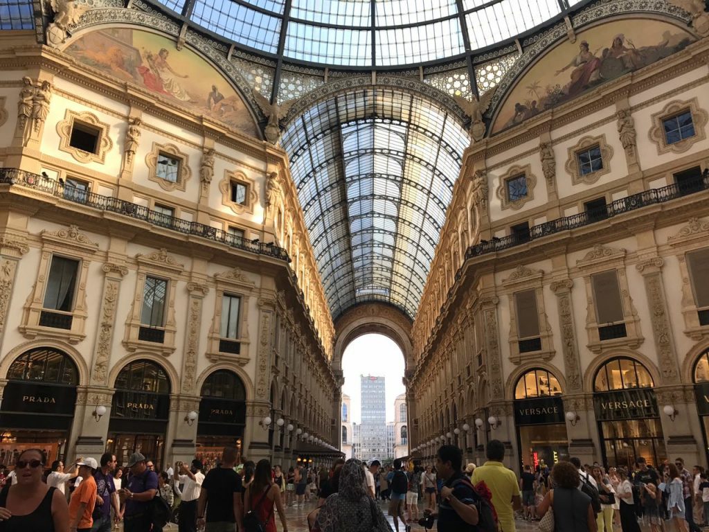 fashion capital Italy gondolas