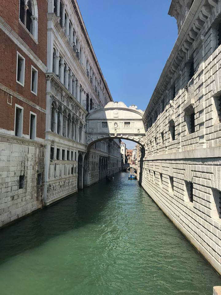 fashion capital Italy gondolas