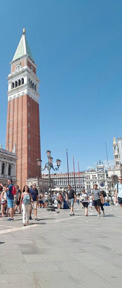 fashion capital Italy gondolas